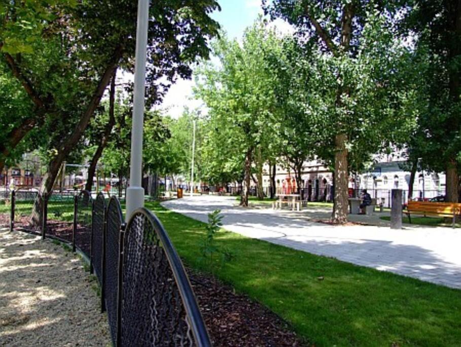Central 30M2 A/C Apartment, 3 Min From Ny Cafe Budapest Luaran gambar