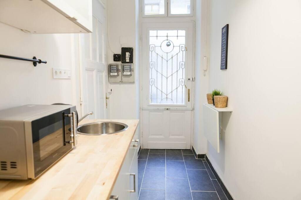 Central 30M2 A/C Apartment, 3 Min From Ny Cafe Budapest Luaran gambar